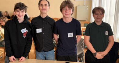 6.c klases skolēni gūst panākumus erudīcijas spēlē “ZiMinU”